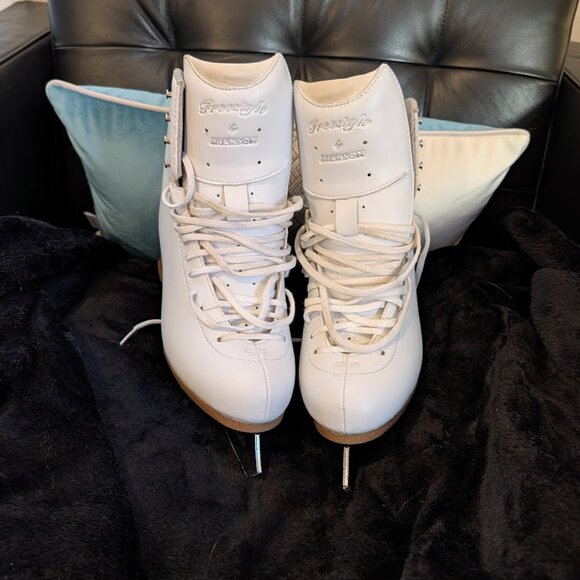 Jackson Freestyle Misses Fusion Figure Skates, Model FS2191 Intermediate Skills - Picture 2 of 11